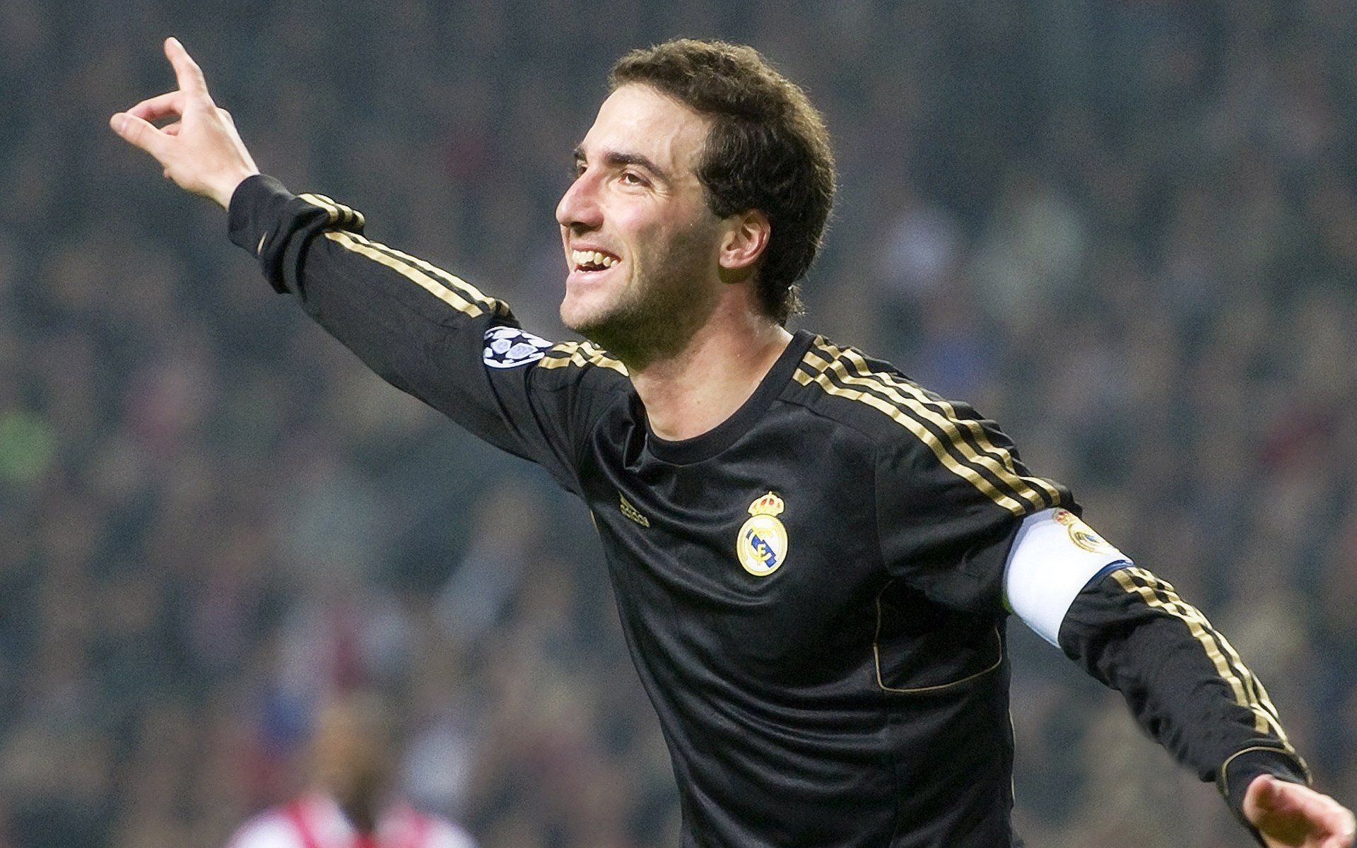 爱游戏体育在线赛事-那不勒斯中路突破精准切入得分区域，那不勒斯阵型图